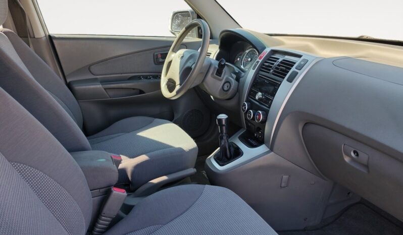 
								2006 Hyundai Tucson full									