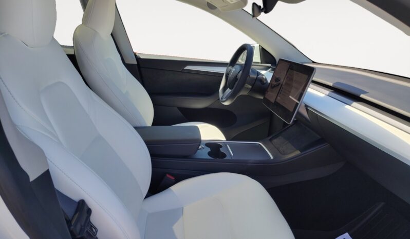 
								2024 Tesla Model Y full									