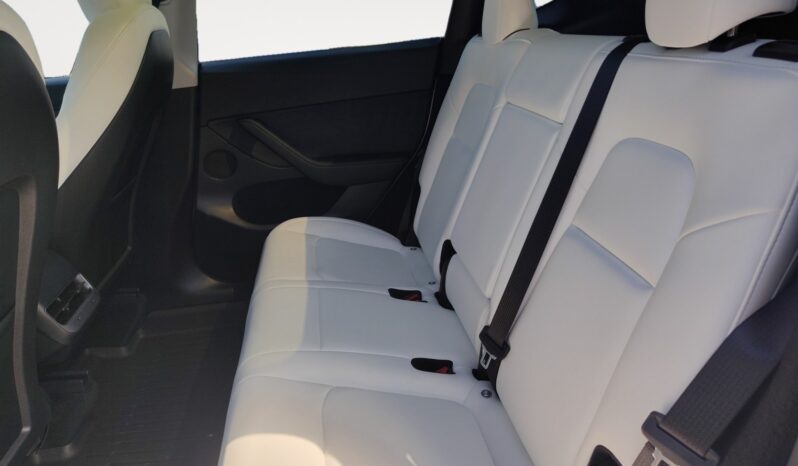 
								2024 Tesla Model Y full									