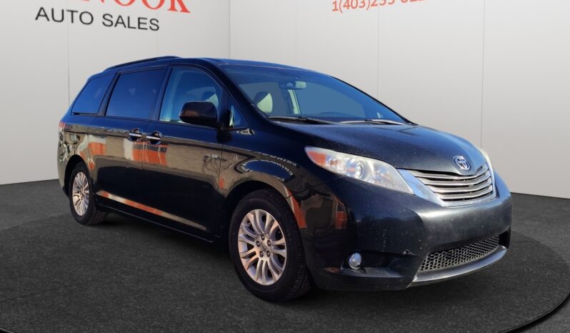 
								2011 Toyota Sienna full									