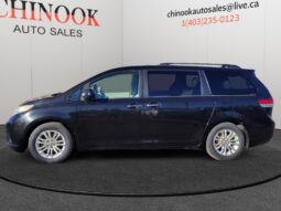 
										2011 Toyota Sienna full									