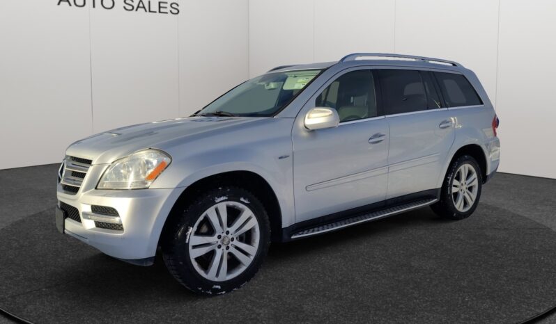 2010 Mercedes-Benz GL350 Diesel in silver, showcasing exterior features and design at Chinook Auto Sales.