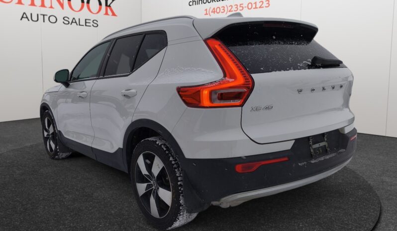 
								2020 Volvo XC40 full									