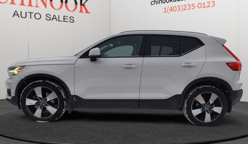 
								2020 Volvo XC40 full									