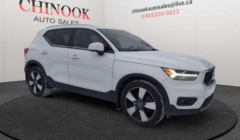 
								2020 Volvo XC40 full									
