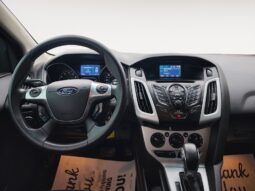 
										2013 Ford Focus SE full									