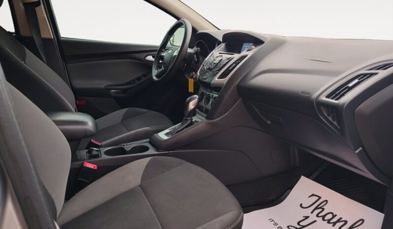 
								2013 Ford Focus SE full									