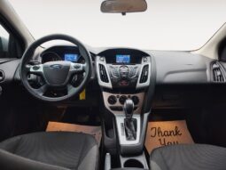 
										2013 Ford Focus SE full									