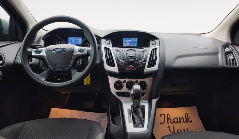 
								2013 Ford Focus SE full									