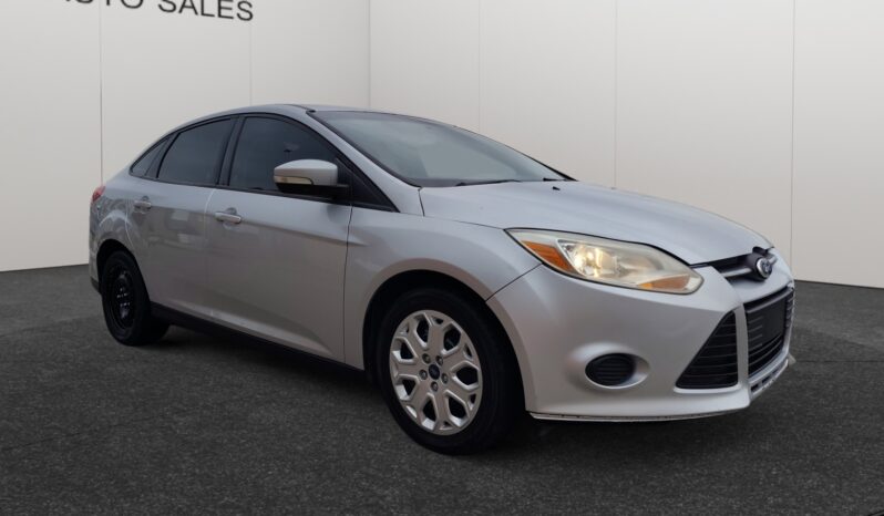
								2013 Ford Focus SE full									