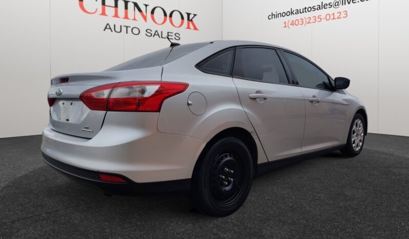 
								2013 Ford Focus SE full									