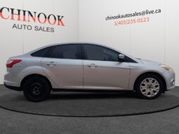 
										2013 Ford Focus SE full									